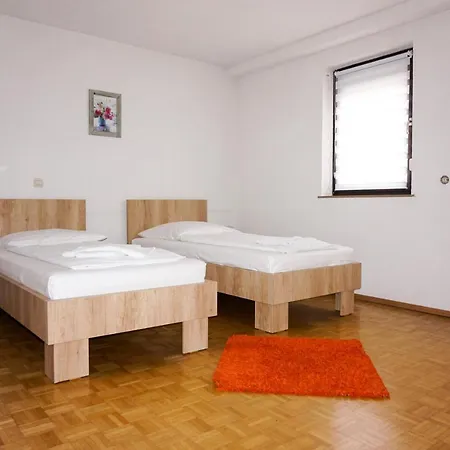 Kreuz Hotel 3*