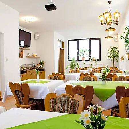 Kreuz Hotel 3*